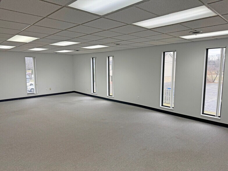 36358-36380 Garfield Rd, Clinton Township, MI à louer - Photo intérieure - Image 3 de 10