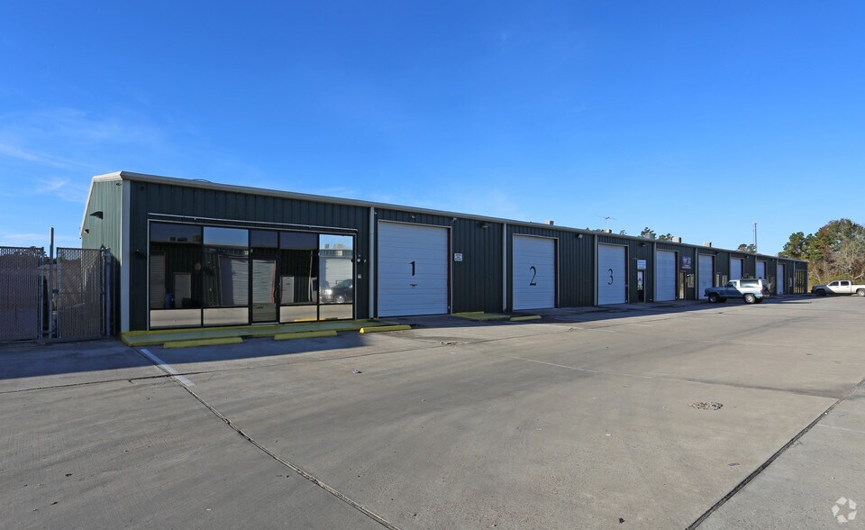 14543 Highway 105 W, Conroe, TX à louer - Photo principale - Image 1 de 6