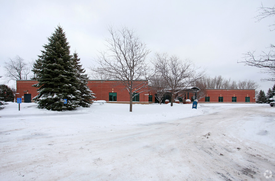 600 Coon Rapids Blvd NW, Coon Rapids, MN à vendre - Photo principale - Image 1 de 1