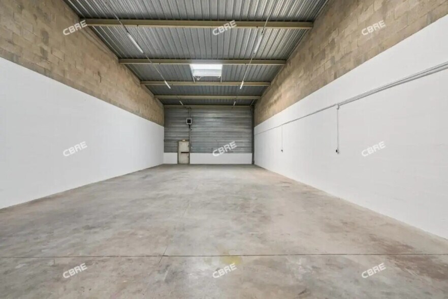 Bureau dans Chilly-Mazarin à louer - Photo intérieure - Image 2 de 13