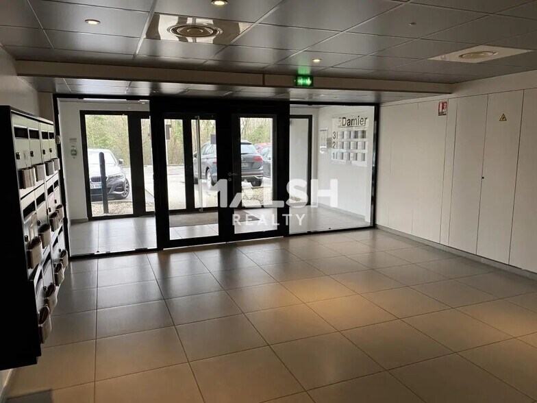 Bureau dans Dardilly à louer - Hall d’entrée - Image 2 de 10