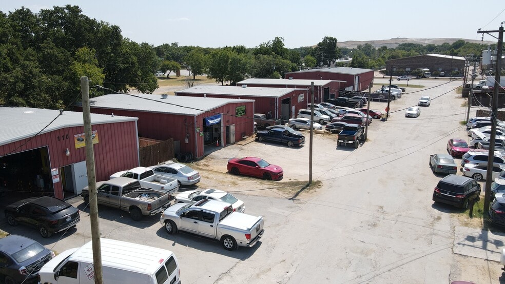 108 Industrial Dr, Kennedale, TX for sale - Building Photo - Image 2 of 7
