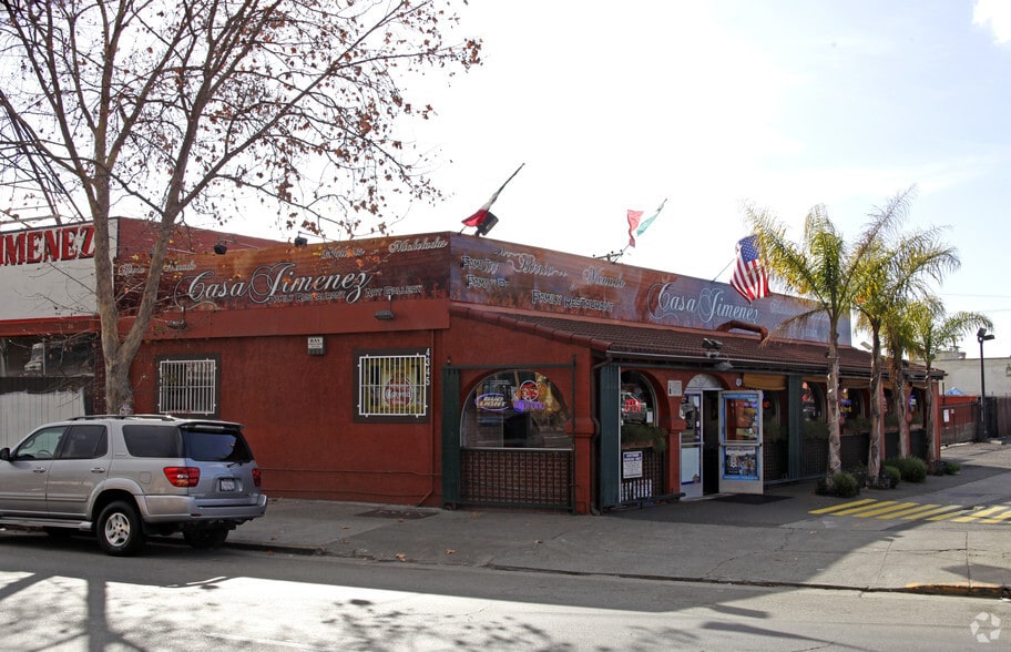 4345-4351 International Blvd, Oakland, CA à vendre - Photo du bâtiment - Image 1 de 3