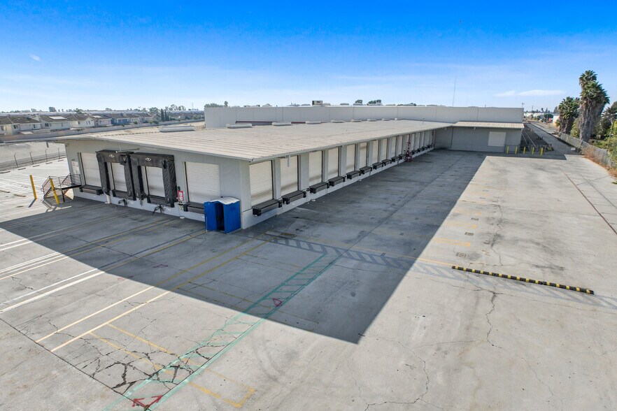 5650 Dolly Ave, Buena Park, CA à louer - Photo du bâtiment - Image 1 de 5
