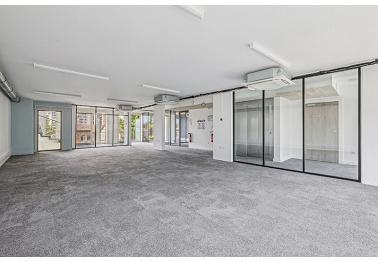 77 Rue Jean Bleuzen, Vanves à vendre - Photo du bâtiment - Image 2 de 15