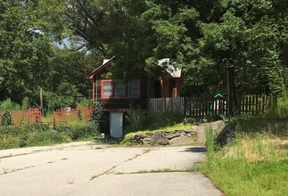 79 Route 32, North Franklin, CT for lease Interior Photo- Image 2 of 12