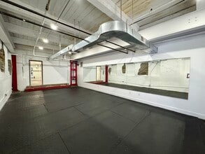 3502 SCOTTS Ln, Philadelphia, PA for lease Interior Photo- Image 2 of 9