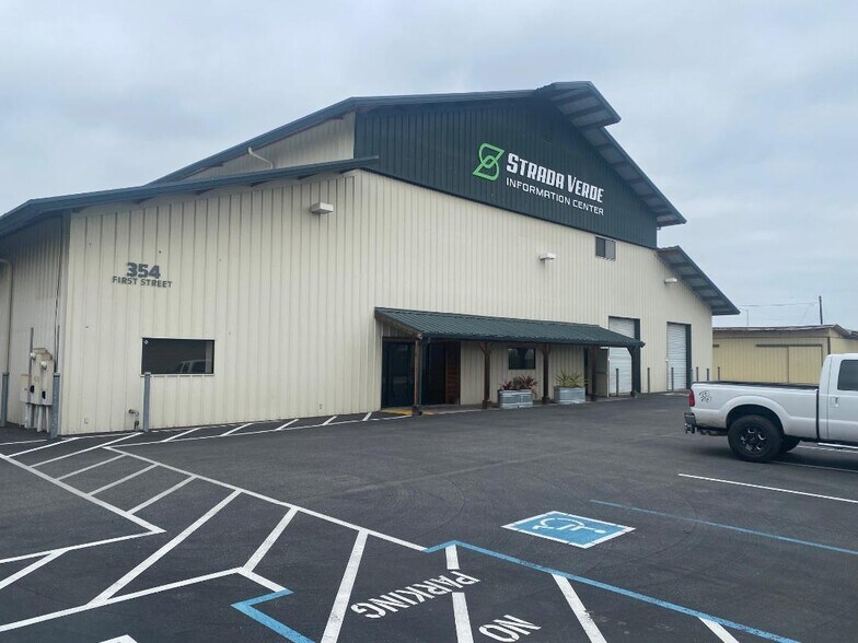 354 1st St, Hollister, CA à louer - Photo principale - Image 1 de 7