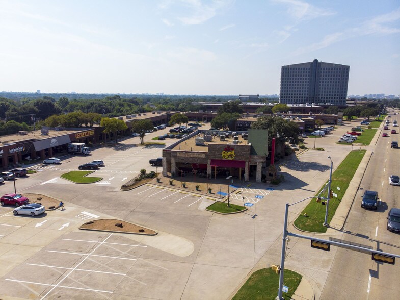 17370-17390 Preston Rd, Dallas, TX à louer - Photo du bâtiment - Image 3 de 6