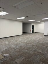 27651 Hildebrandt Rd, Romulus, MI à louer Photo intérieure- Image 2 de 16