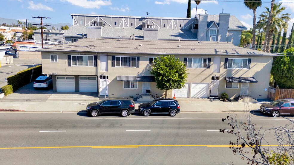 14857 Hartsook St, Sherman Oaks, CA à vendre - Photo du bâtiment - Image 3 de 10