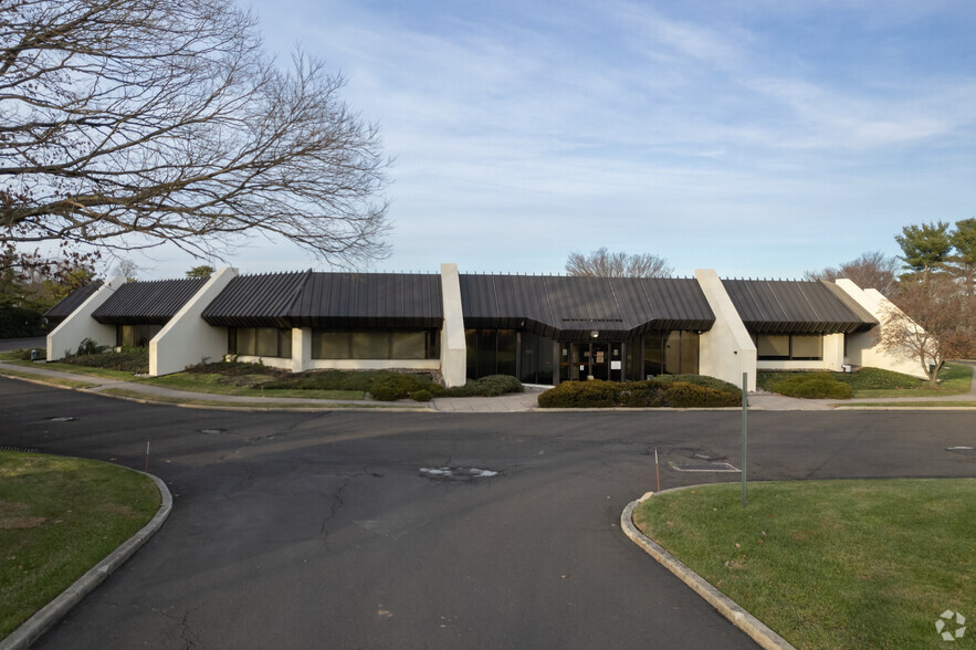 661 Penn St, Newtown, PA à vendre - Photo principale - Image 1 de 1