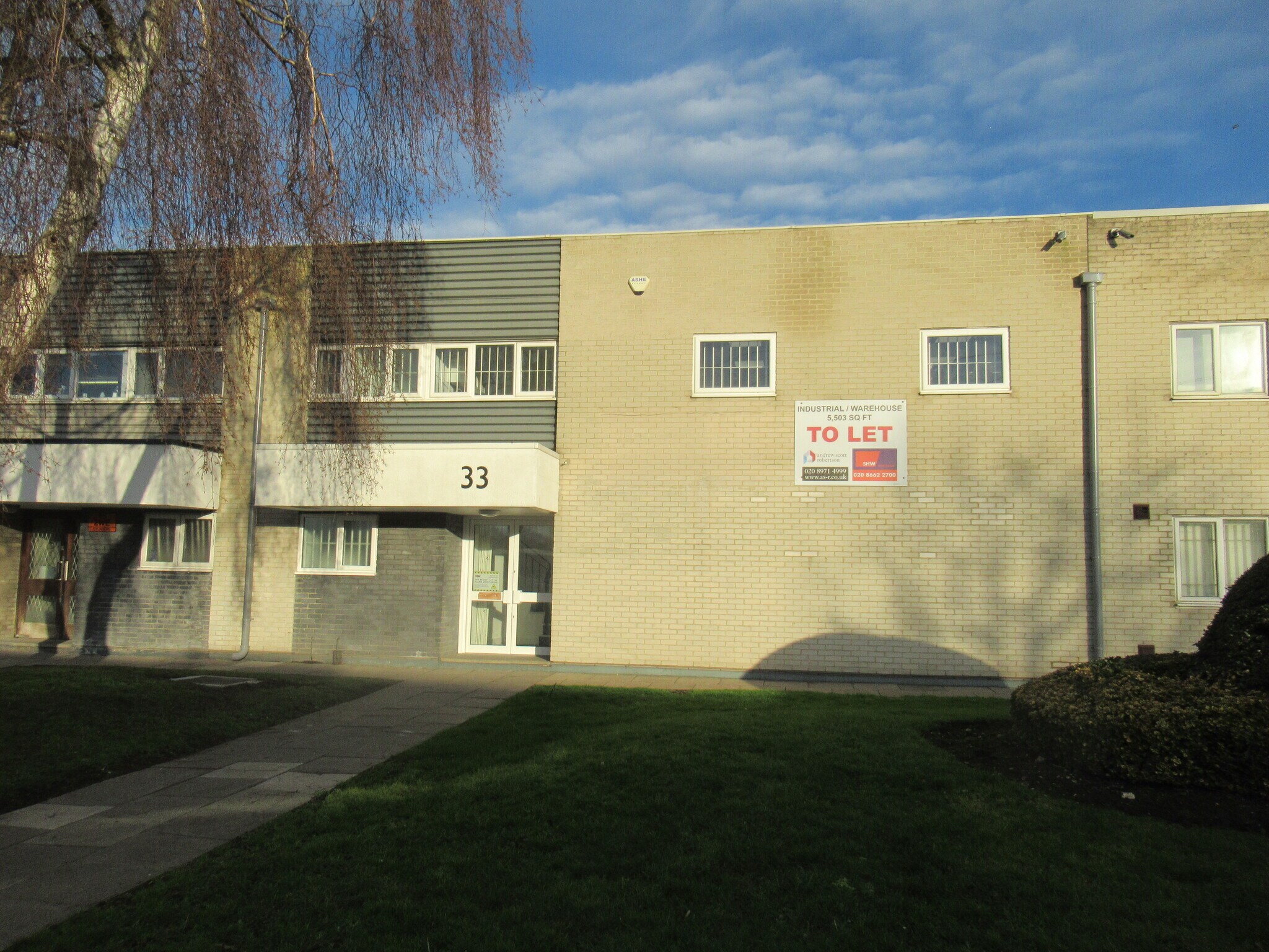 33 Wates Way, Mitcham à louer Photo du bâtiment- Image 1 de 6