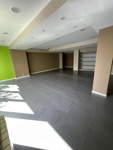 Commerce de détail dans Rueil-Malmaison à louer - Photo intérieure - Image 3 de 23