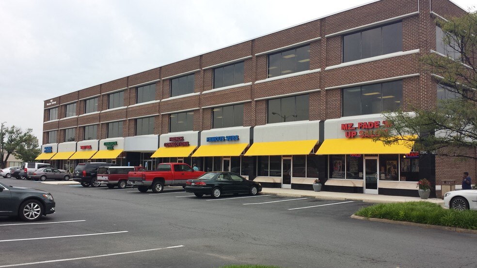 1110-1118 Herndon Pky, Herndon, VA à louer - Photo du bâtiment - Image 3 de 20