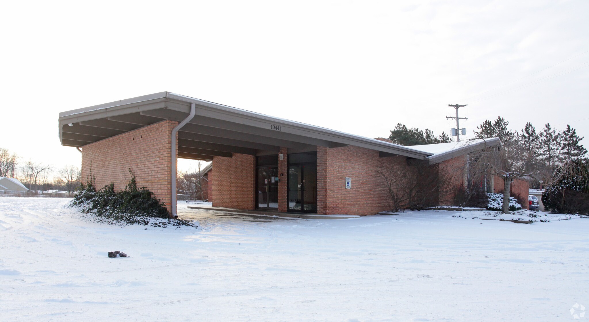 10441 Shaver Rd, Portage, MI for lease Primary Photo- Image 1 of 7