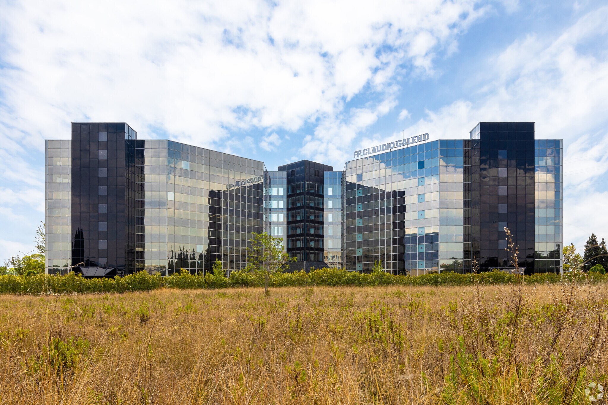 Carrer Plaça del Centre, 1B, Ripollet, Barcelona for lease Primary Photo- Image 1 of 8