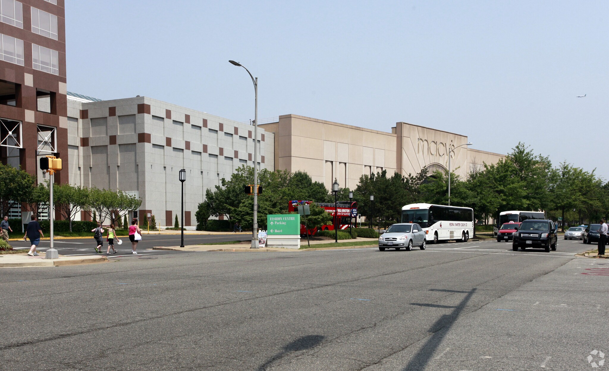 1100 S Hayes St, Arlington, VA for lease Primary Photo- Image 1 of 5