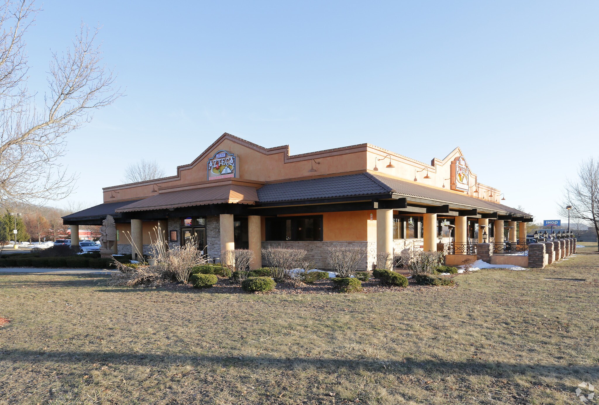 3260 Berlin Tpke, Newington, CT for lease Primary Photo- Image 1 of 4