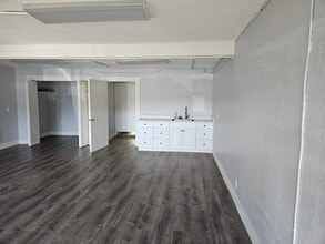 101-115 Scotts Valley Rd, Santa Cruz, CA for lease Interior Photo- Image 1 of 4