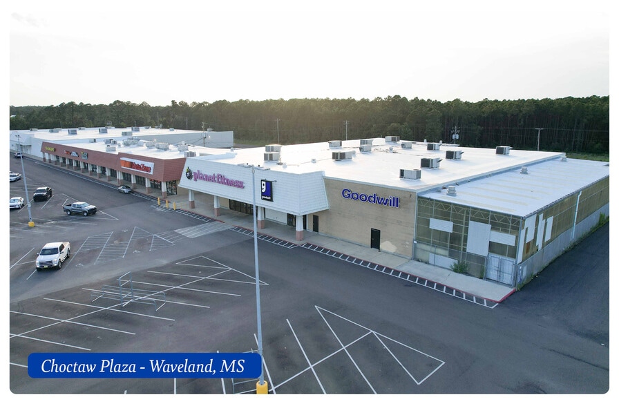 Gulf Coast Shopping Center Port. of 3 portfolio of 3 properties for sale on LoopNet.ca - Building Photo - Image 2 of 17