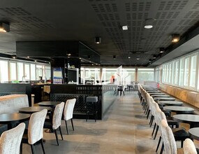 Retail in Vitrolles for lease Interior Photo- Image 1 of 5