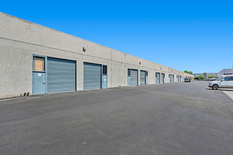 8451 Miralani Dr, San Diego, CA à louer - Photo intérieure - Image 3 de 4