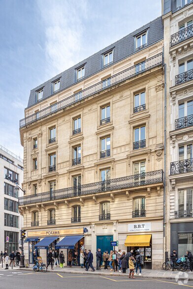 31 Rue De Châteaudun, Paris for lease - Building Photo - Image 2 of 3