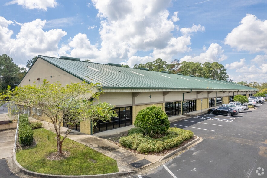 310 Commerce Lake Dr, Saint Augustine, FL for lease - Building Photo - Image 1 of 23