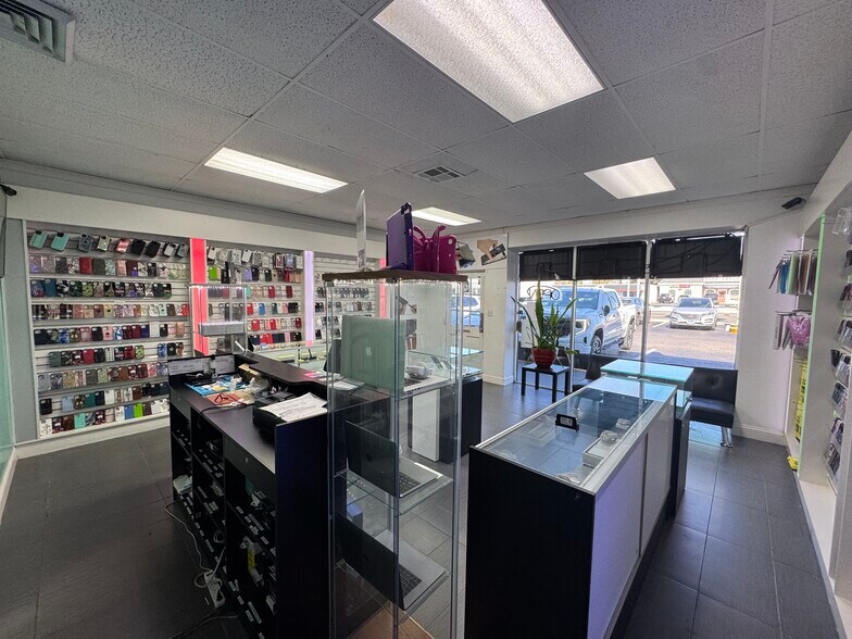 4038 W Kennedy Blvd, Tampa, FL à louer - Photo du bâtiment - Image 3 de 5