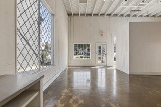 919 N La Cienega Blvd, Los Angeles, CA à louer Photo intérieure- Image 2 de 17
