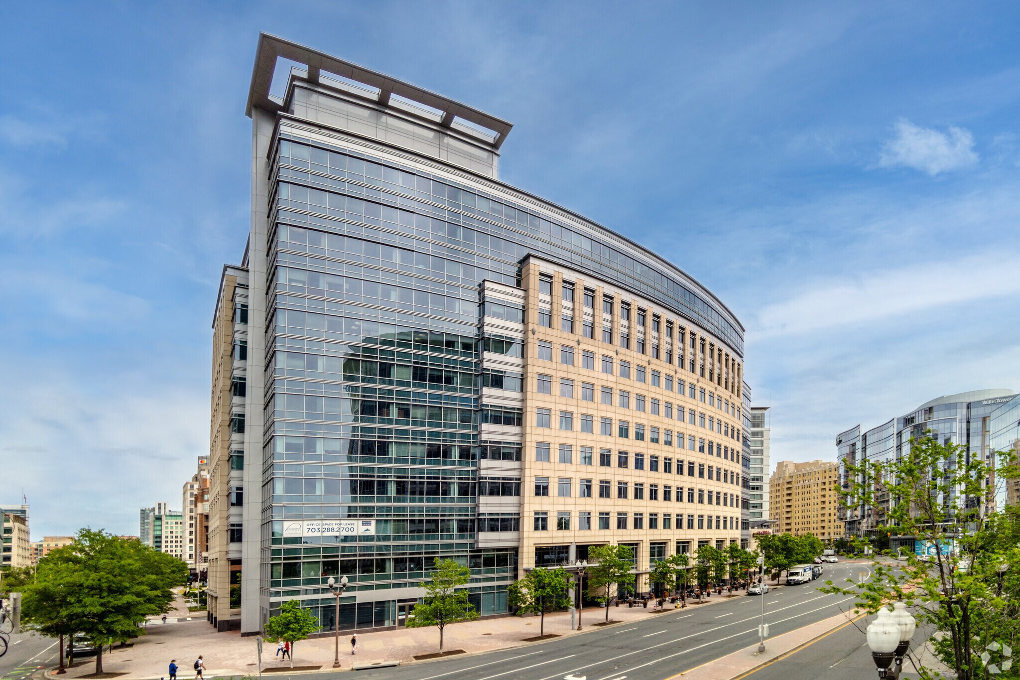 901 N Glebe Rd, Arlington, VA à louer Photo principale- Image 1 de 5