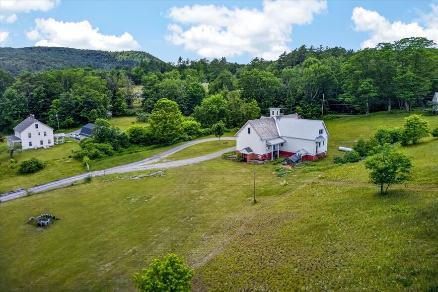 66 Duttonsville School dr, Cavendish, VT à vendre - Photo du bâtiment - Image 3 de 54