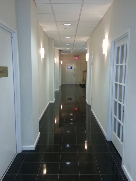 267 Fifth Ave, New York, NY for lease - Interior Photo - Image 2 of 12