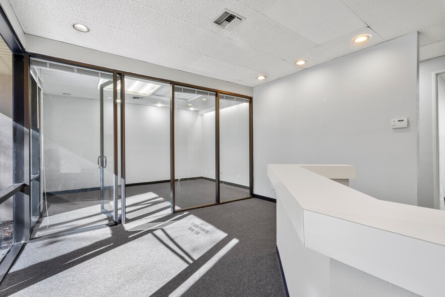 23117 Plaza Pointe Dr, Laguna Hills, CA for sale - Interior Photo - Image 3 of 20