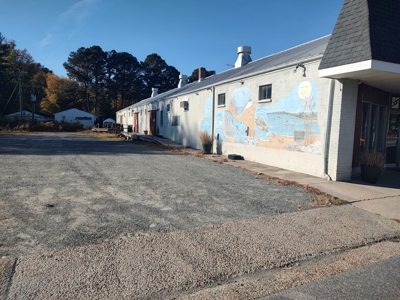 40 Main Street, Mathews, VA for sale - Building Photo - Image 2 of 3