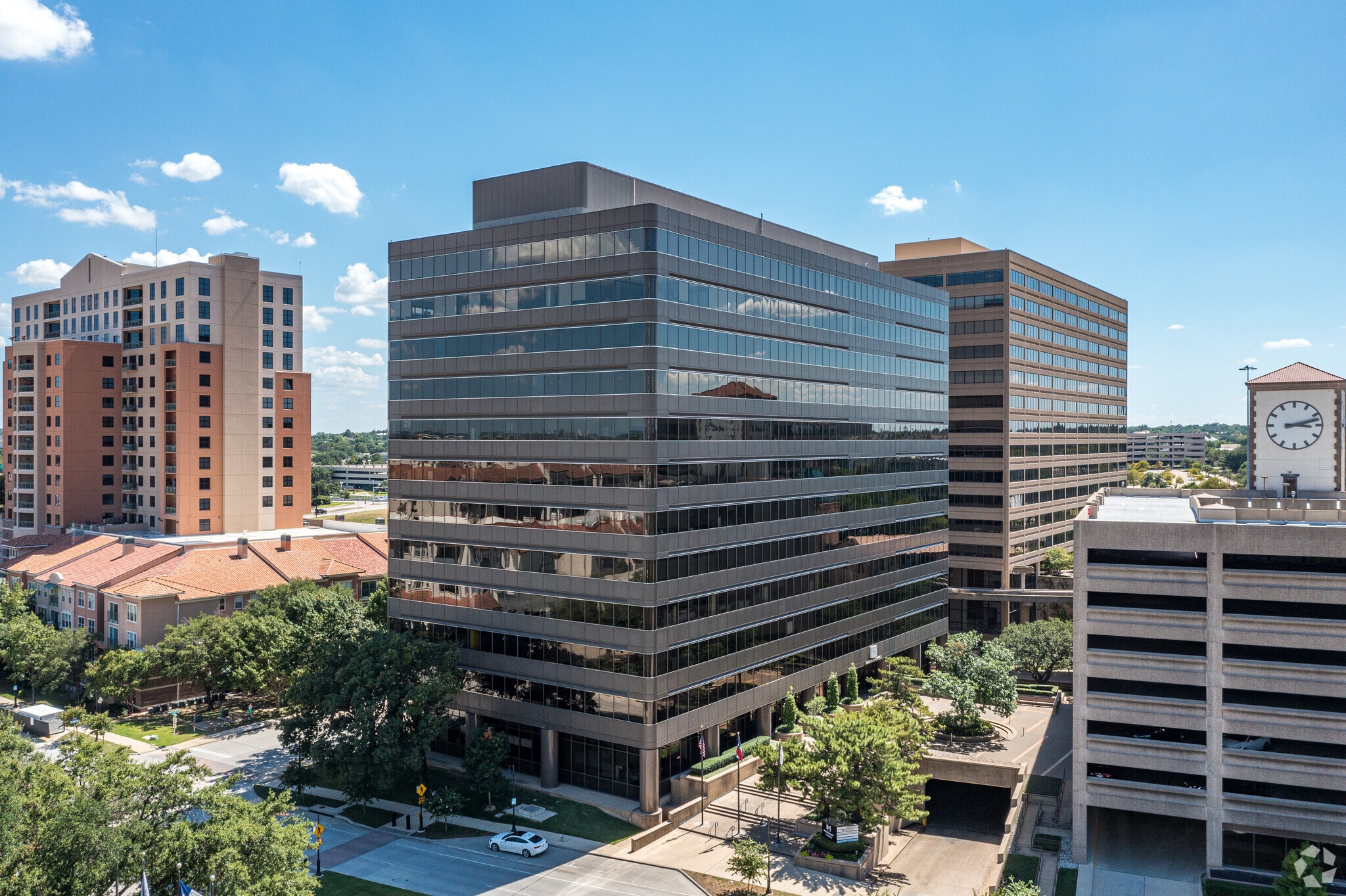 220 E Las Colinas Blvd, Irving, TX à louer Photo du bâtiment- Image 1 de 5