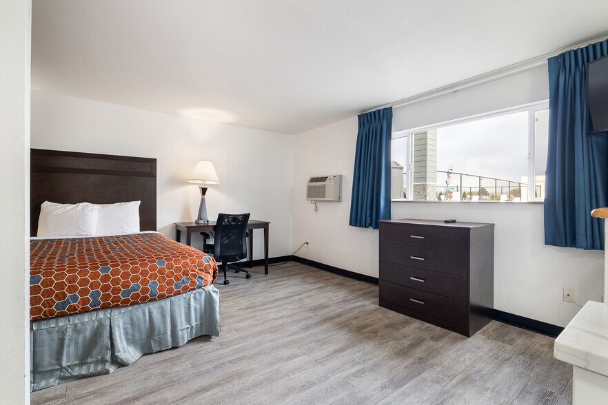 321 N Johnson St, Kennewick, WA à vendre - Photo du bâtiment - Image 2 de 5