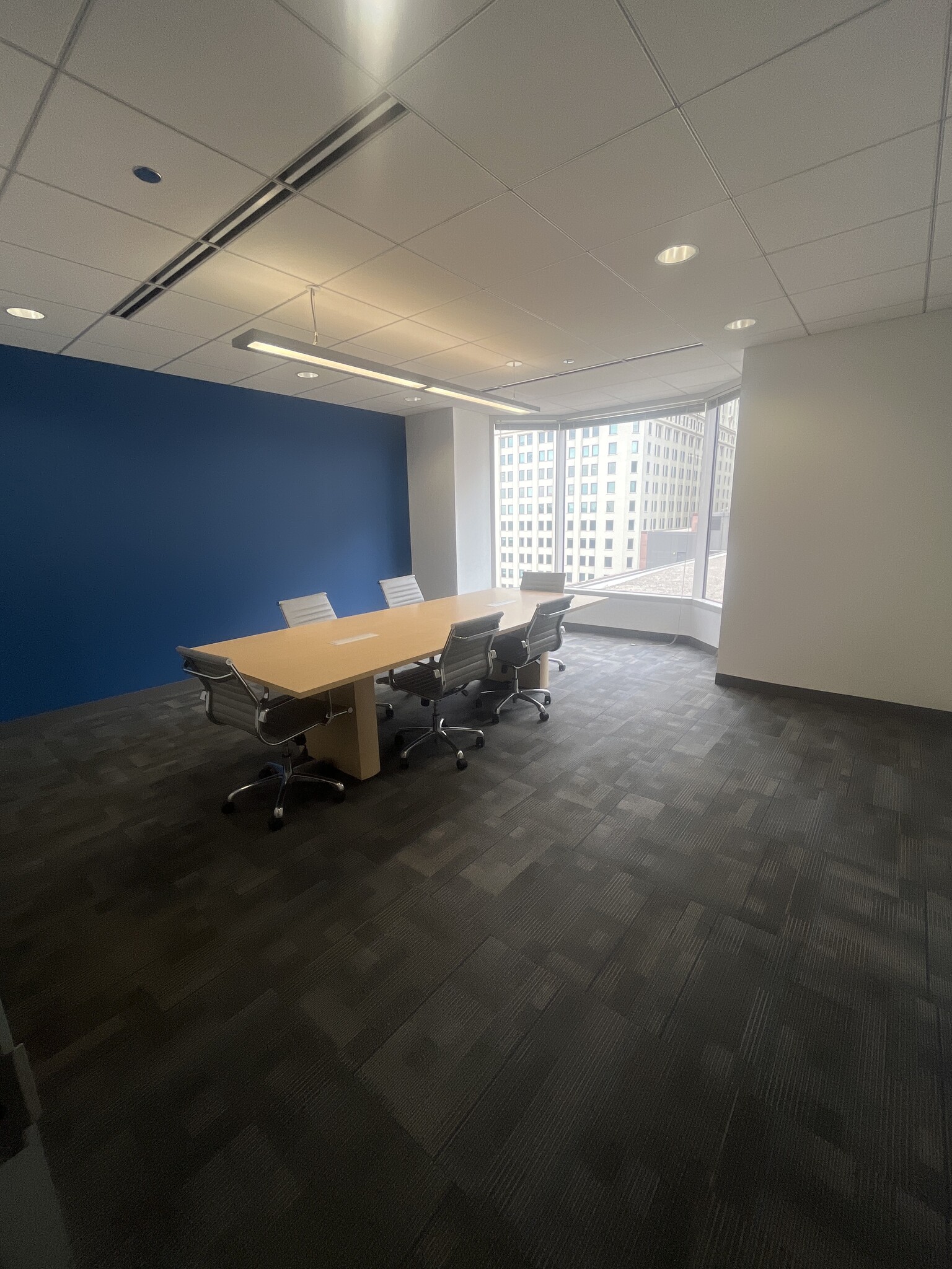 425 S Financial Pl, Chicago, IL for lease Building Photo- Image 1 of 5