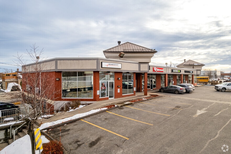 1108-1136 Boul Saint-Joseph, Drummondville, QC for lease - Building Photo - Image 3 of 4