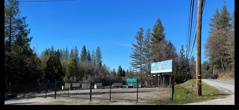 12077 Highway 49, Grass Valley, CA à louer - Photo du bâtiment - Image 3 de 3