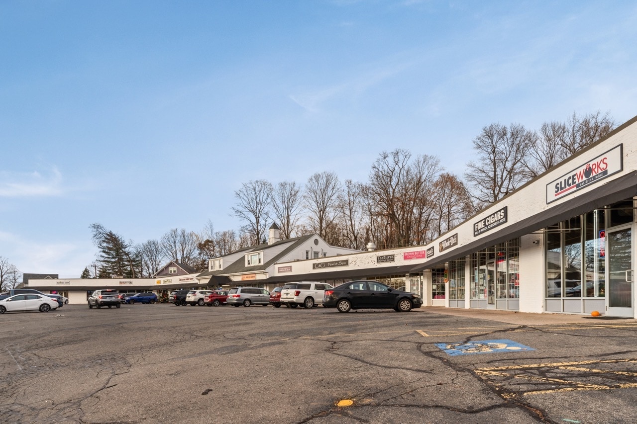 345 New London Tpke, Glastonbury, CT for lease Interior Photo- Image 1 of 7
