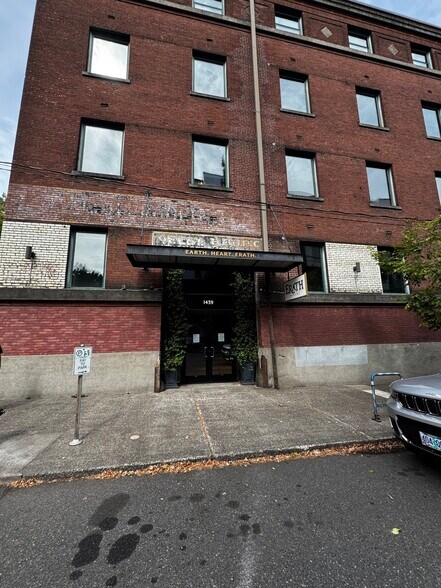 1439 NW Marshall St, Portland, OR à louer - Photo du bâtiment - Image 2 de 6