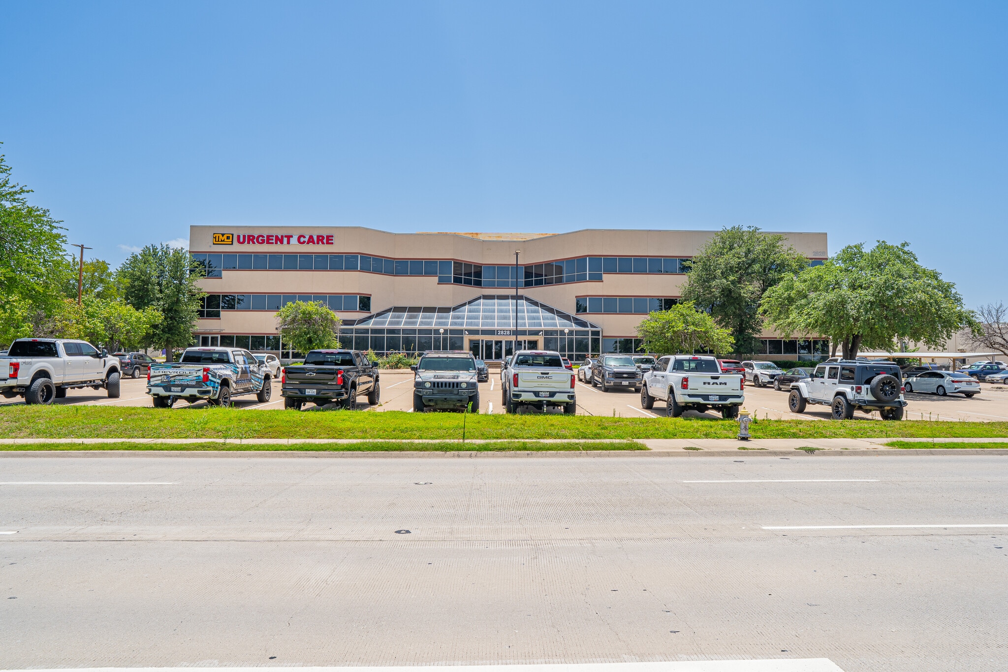 2828 E Trinity Mills Rd, Carrollton, TX à vendre Photo du bâtiment- Image 1 de 37