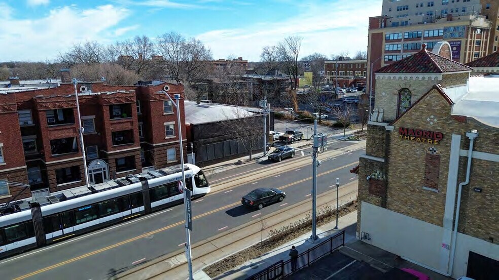 3807 Main St, Kansas City, MO à louer - Photo du bâtiment - Image 3 de 6