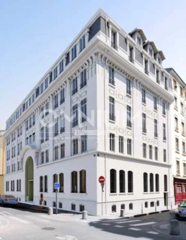 Office in Lyon for sale Building Photo- Image 1 of 11
