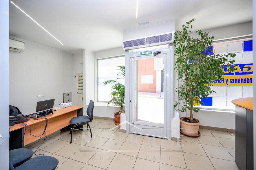 Specialty in Alcobendas, Madrid for sale - Interior Photo - Image 2 of 47