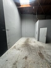 16932 Gothard St, Huntington Beach, CA à louer Photo intérieure- Image 1 de 2