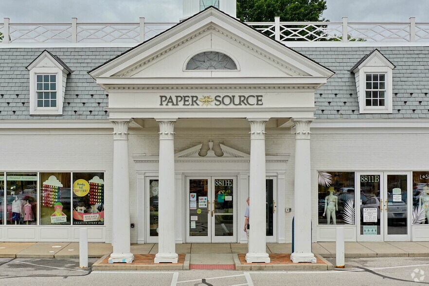 8801-8839 Ladue Rd, Saint Louis, MO à louer - Photo du bâtiment - Image 2 de 4