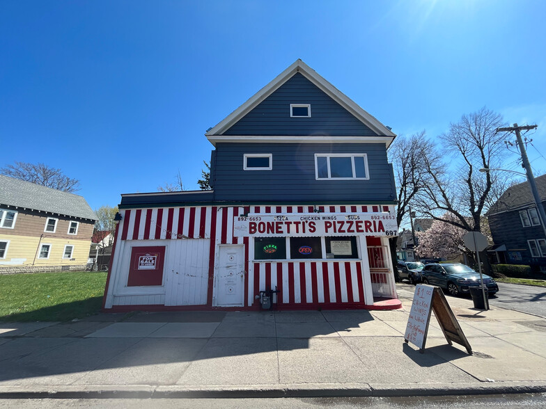 697 Walden Ave, Buffalo, NY à vendre - Photo principale - Image 1 de 1